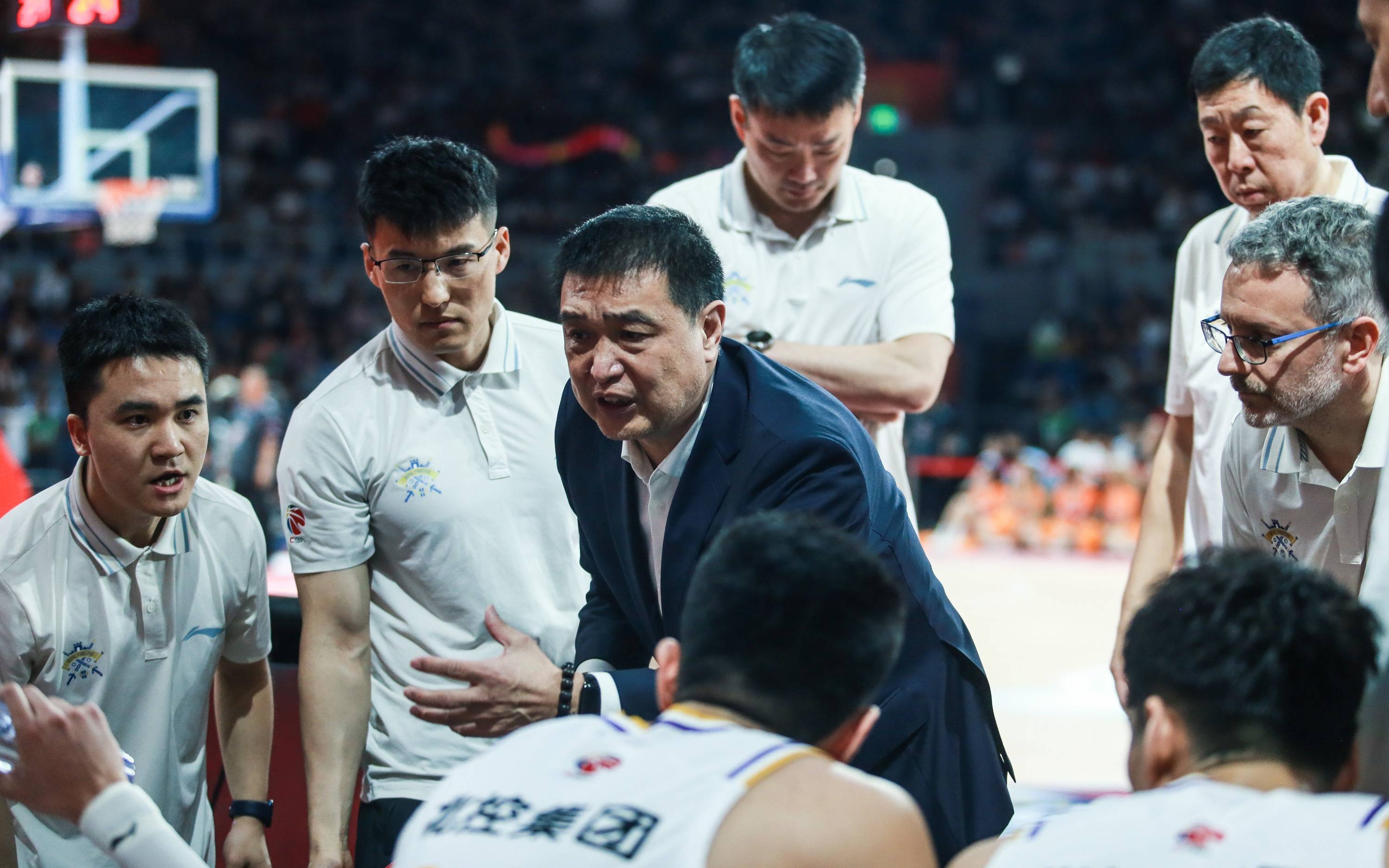 关于赛后巴黎圣日耳曼强势反弹：CBA季后赛节点到来，管理层满意，团队化学反应显著的信息